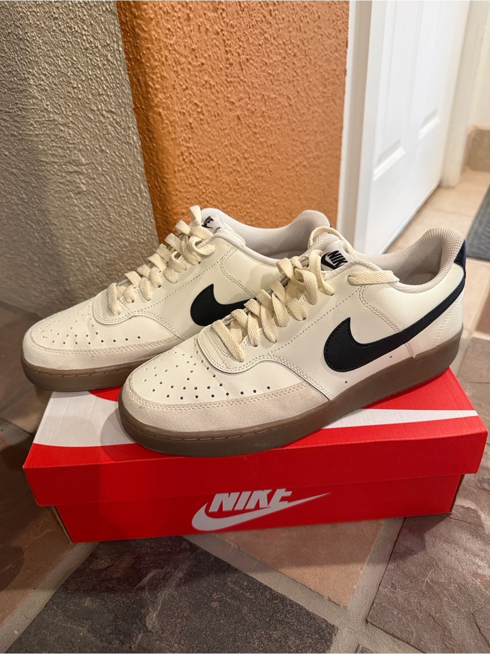 Nike Men’s Vision Court - Picture 1 of 3